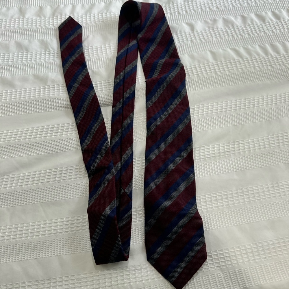 Men’s striped tie